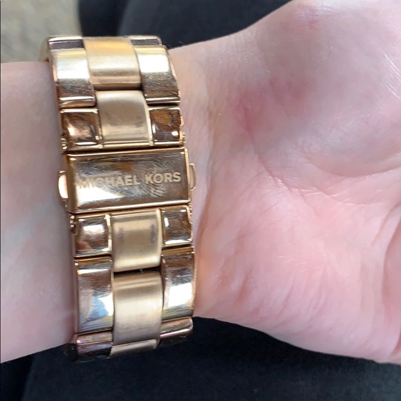 Michael kors Watch - Picture 2 of 4